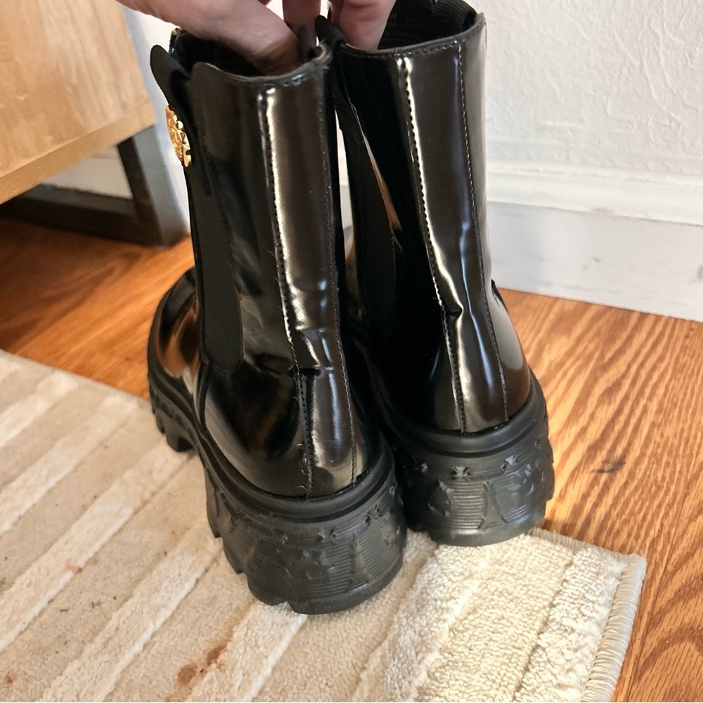C Karl Lagerfeld gorgeous glossy lug sole rainboot lightweight Women's Boots 7 - Picture 8 of 8